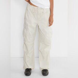 Aritzia TNA Cream Cargo Squad Parachute Pants